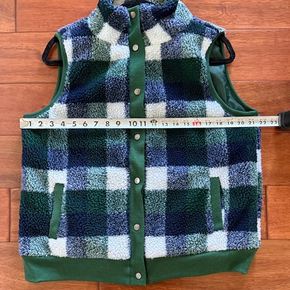 Umgee Plaid Sherpa Vest with Snap Buttons Size Large - Picture 6 of 7
